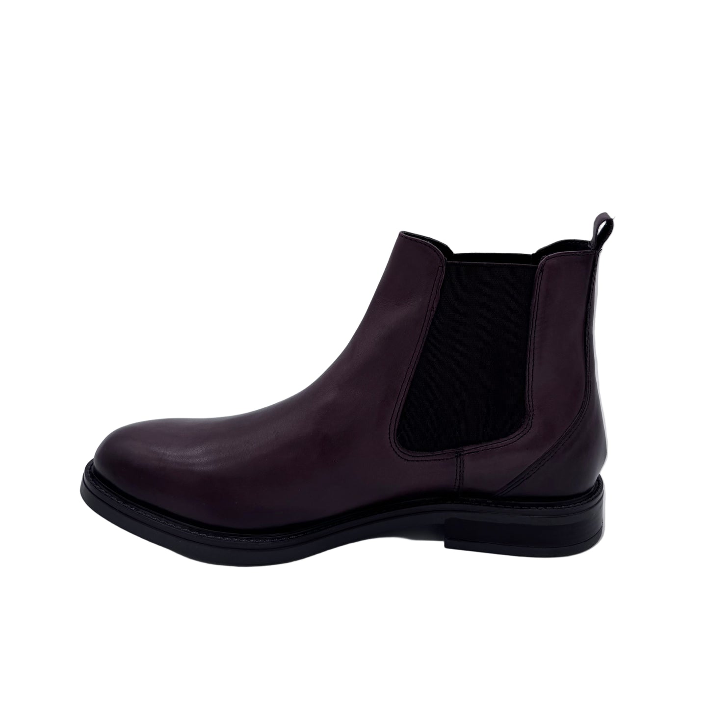 CHELSEA BOOTS
