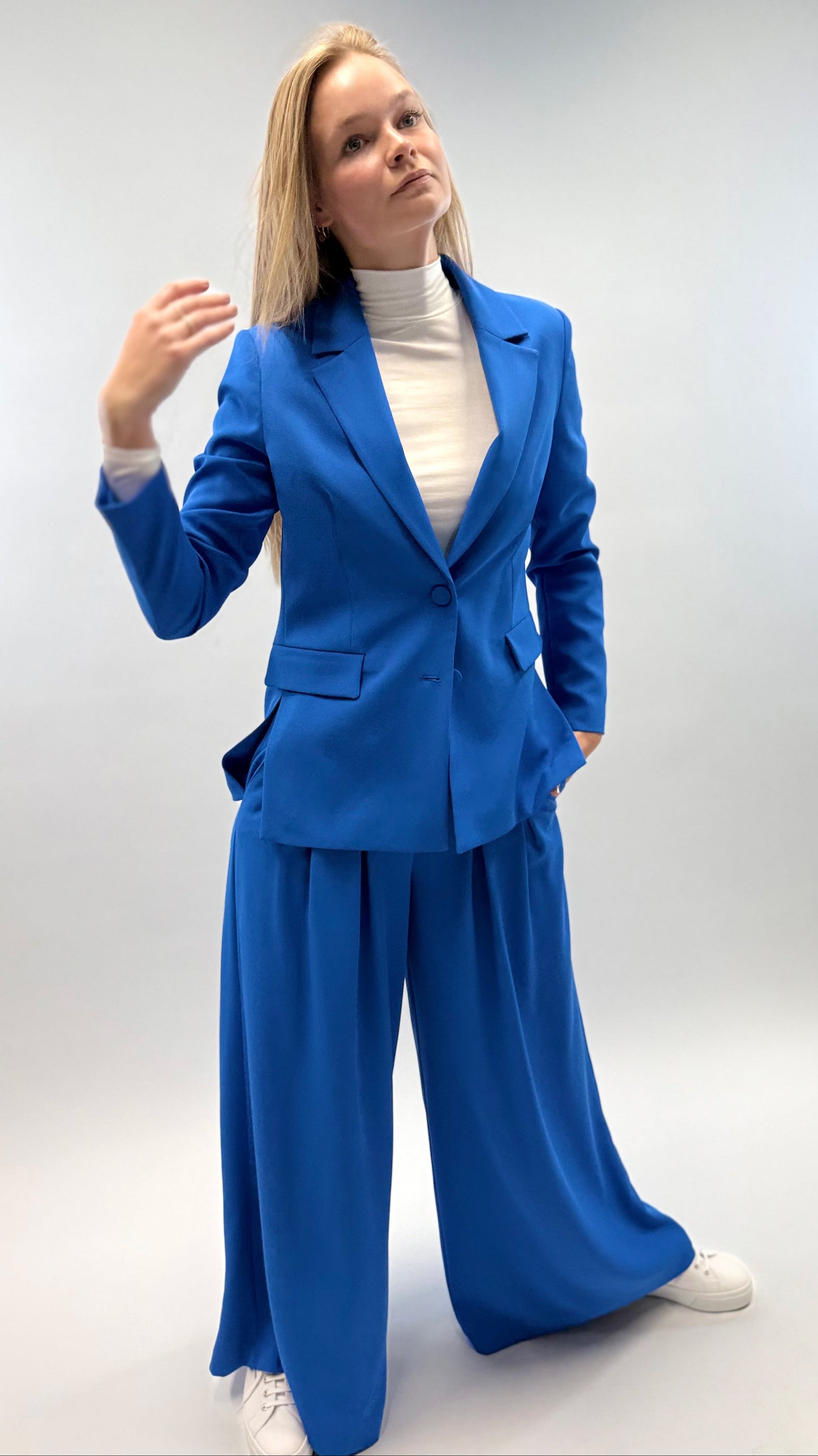 'MARA' LONGSLEEVE MIT STEHKRAGEN OFFWHITE