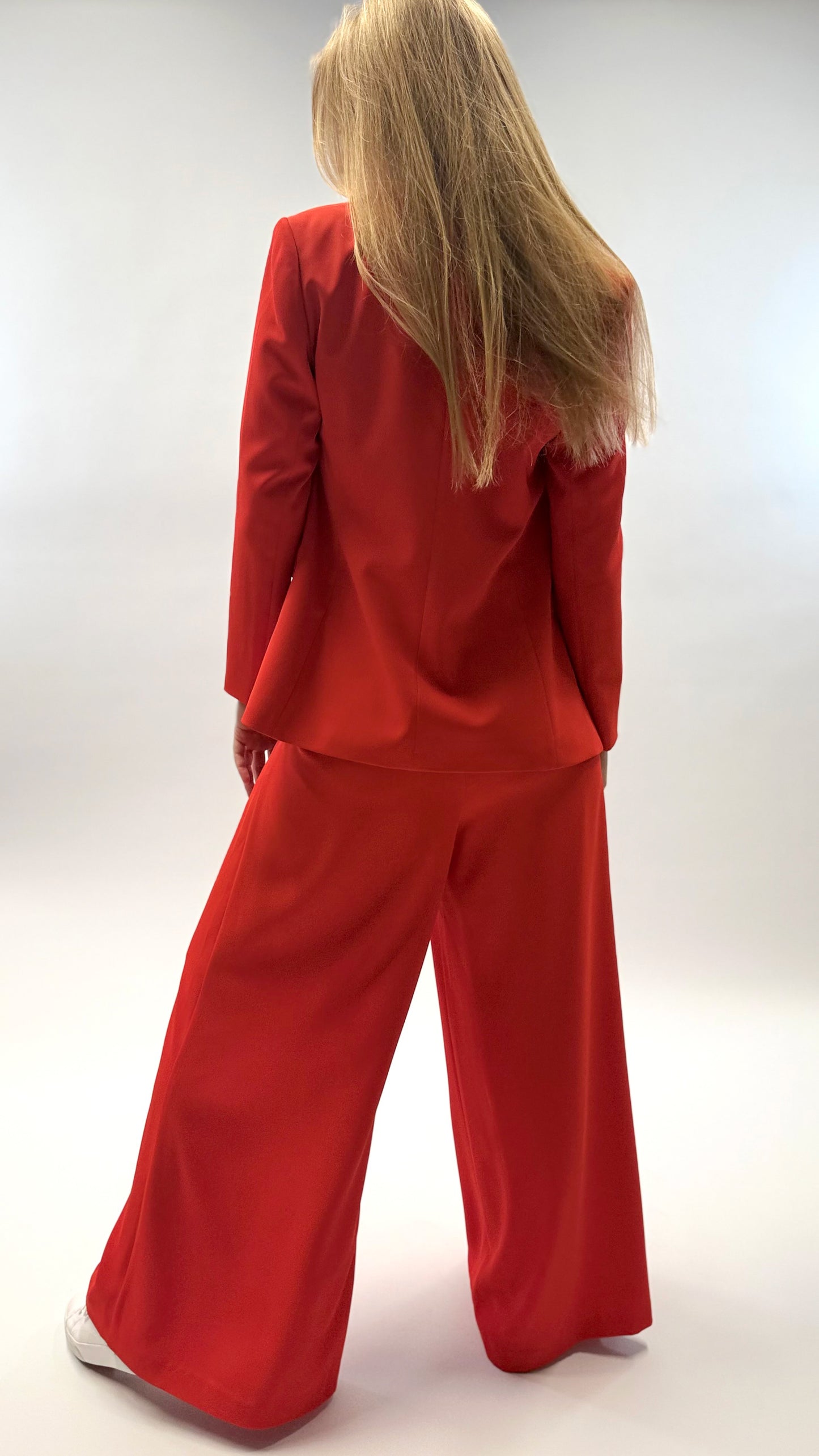 HOSE WIDE LEG MIT BUNDFALTEN & GÜRTEL ROT