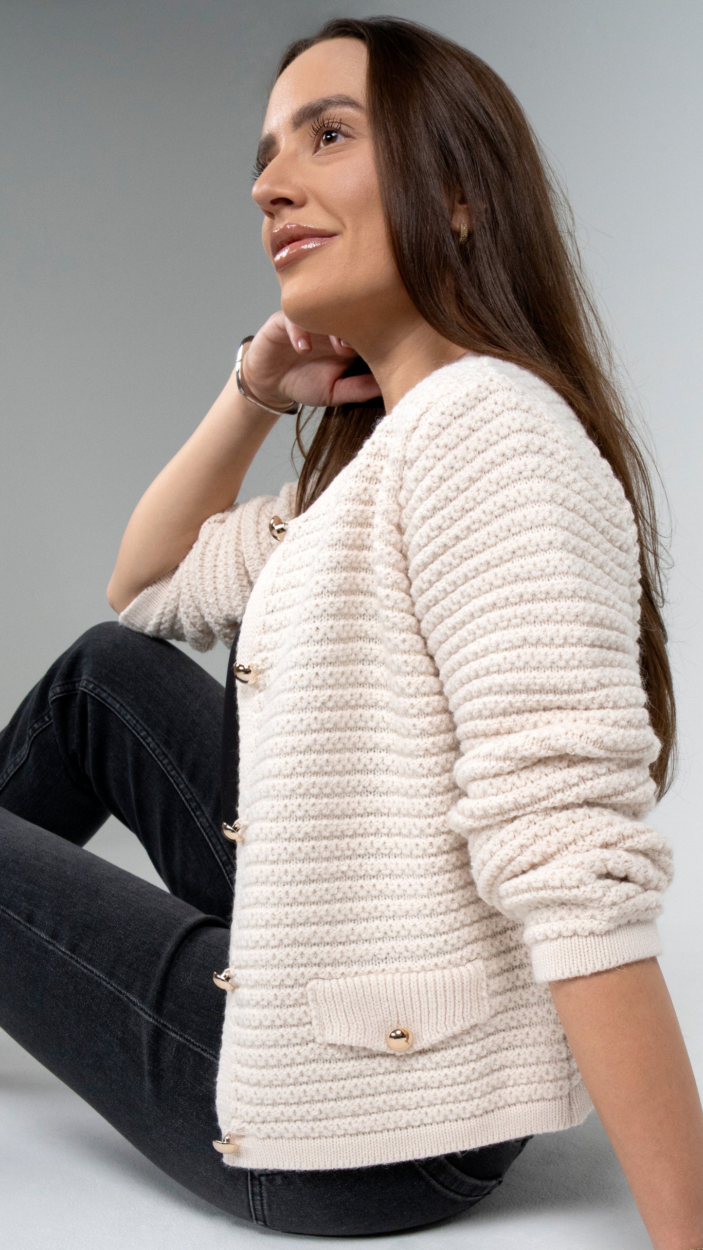 STRICK CARDIGAN MIT GOLDKNÖPFEN