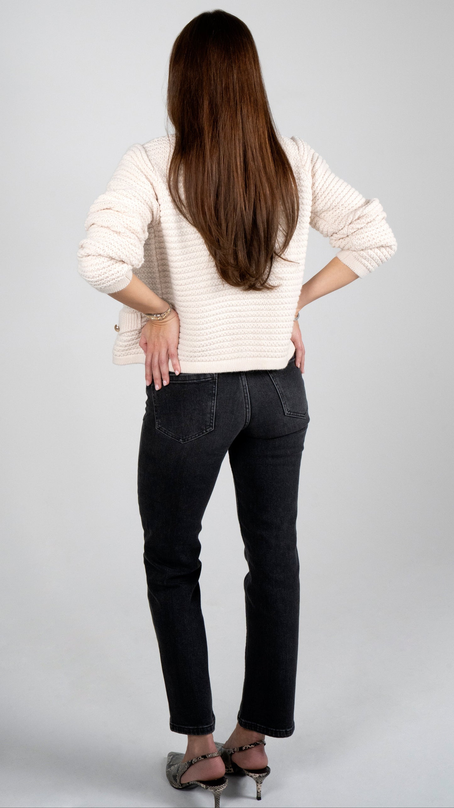 STRICK CARDIGAN MIT GOLDKNÖPFEN