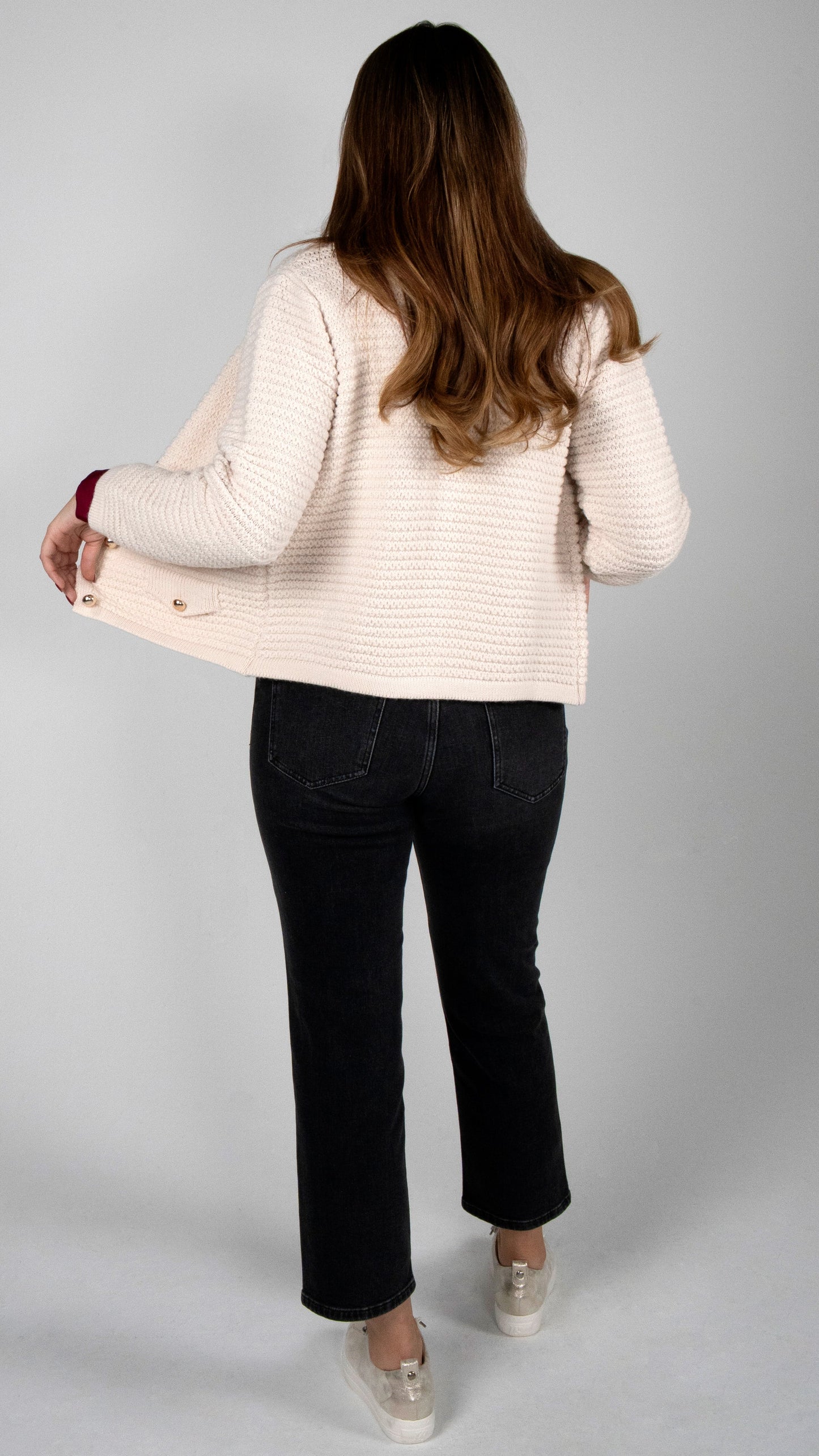 STRICK CARDIGAN MIT GOLDKNÖPFEN