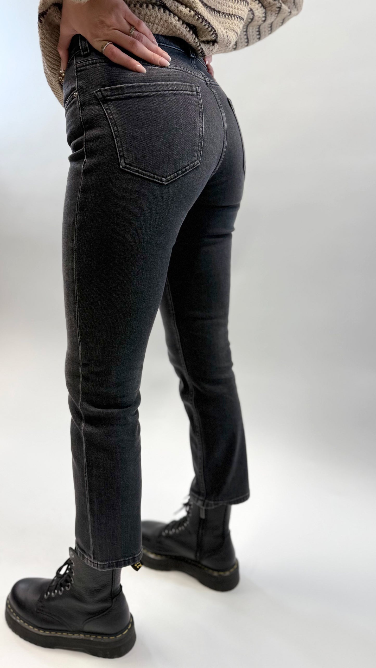 'SINA' CROPPED STRAIGHT LEG JEANS | DARK GREY DENIM