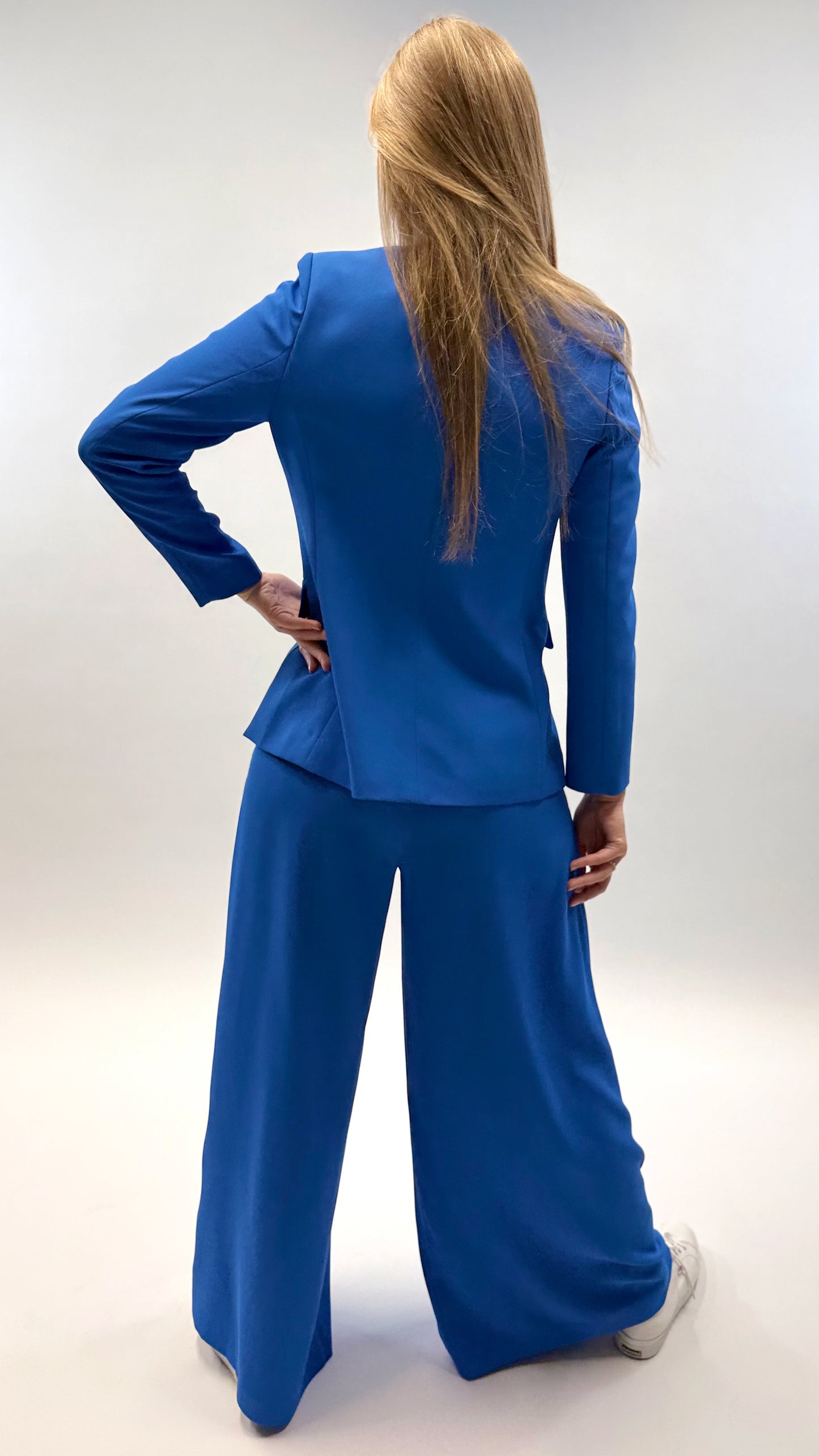 HOSE WIDE LEG MIT BUNDFALTEN & GÜRTEL