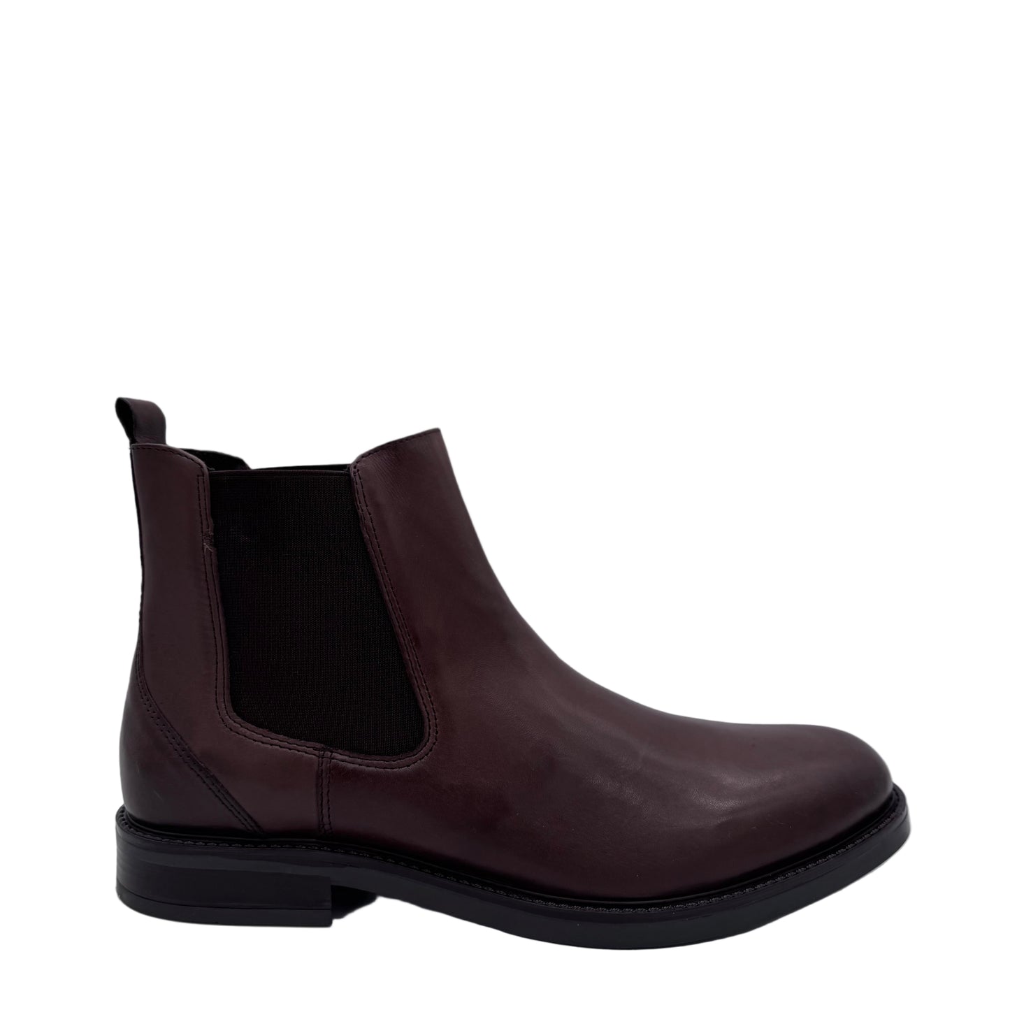 CHELSEA BOOTS