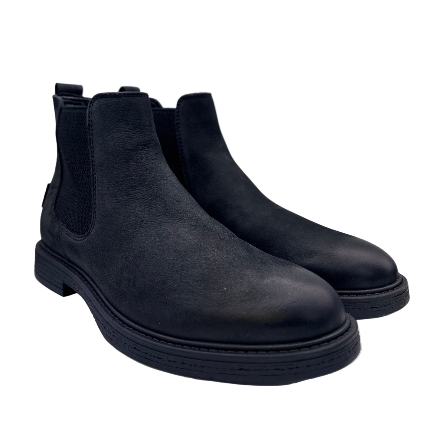 CHELSEA BOOTS