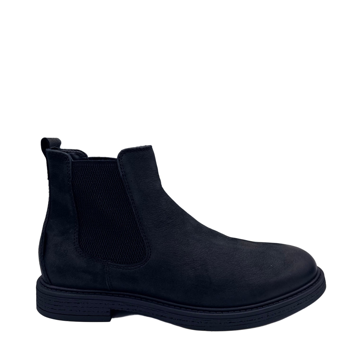 CHELSEA BOOTS