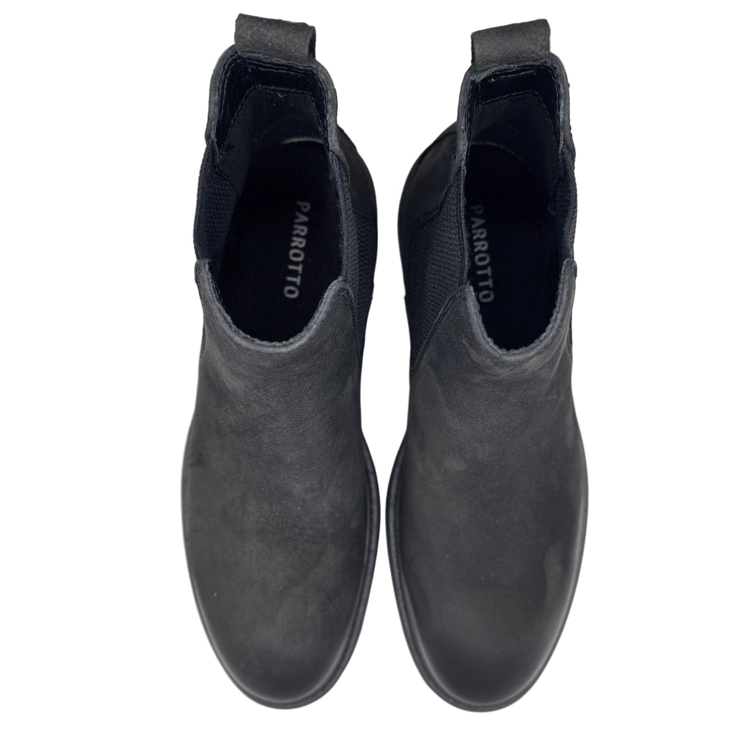 CHELSEA BOOTS