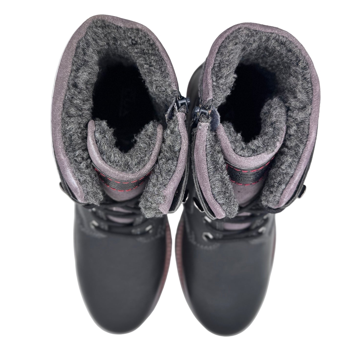 GEFÜTTERTE SCHNÜRBOOTS