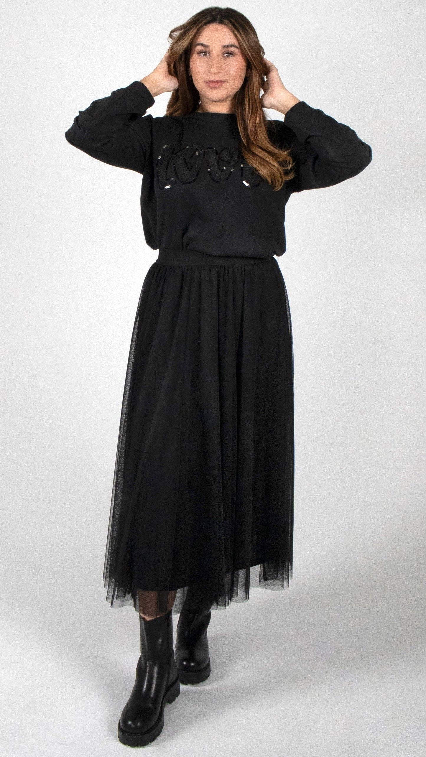 SWEATSHIRT MIT LOVE STICKEREI