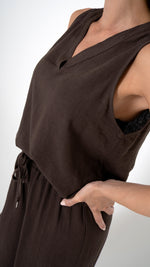 Detailansicht Leinentop  von der Seite - Sommerliche Damenmode in Mocca Braun