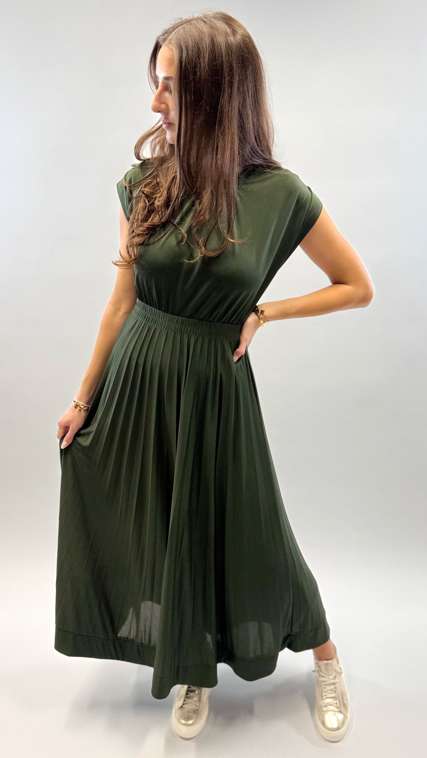 PLISSEE FALTEN KLEID MIT SMOK DETAIL