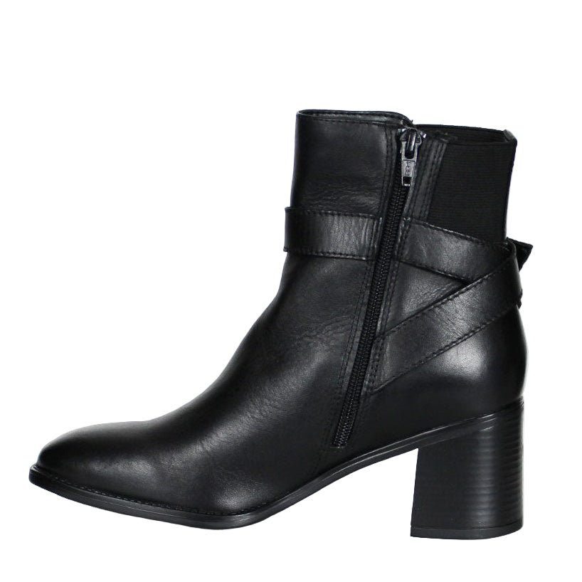 LEDER STIEFELETTE MIT SCHNALLE