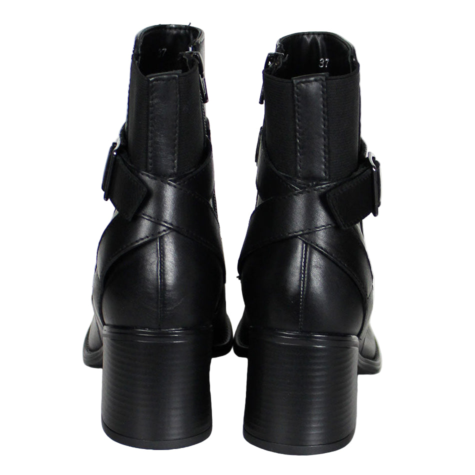 LEDER STIEFELETTE MIT SCHNALLE