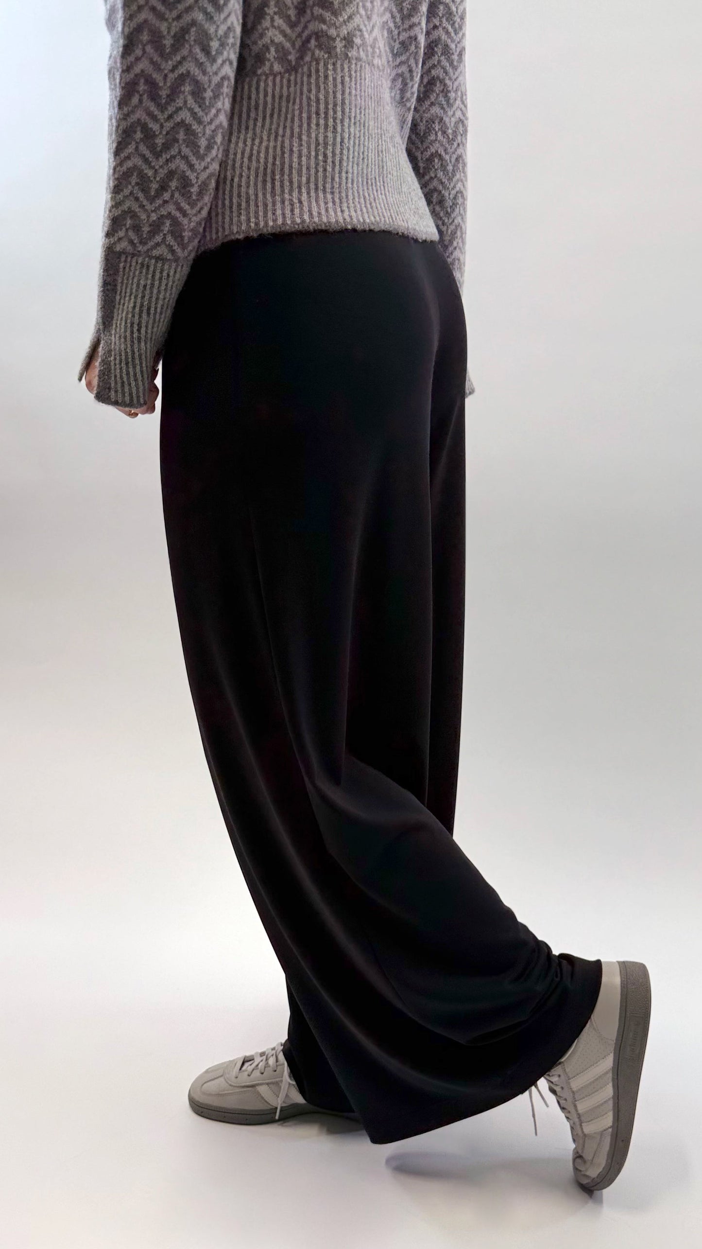 WIDE LEG STRETCH HOSE